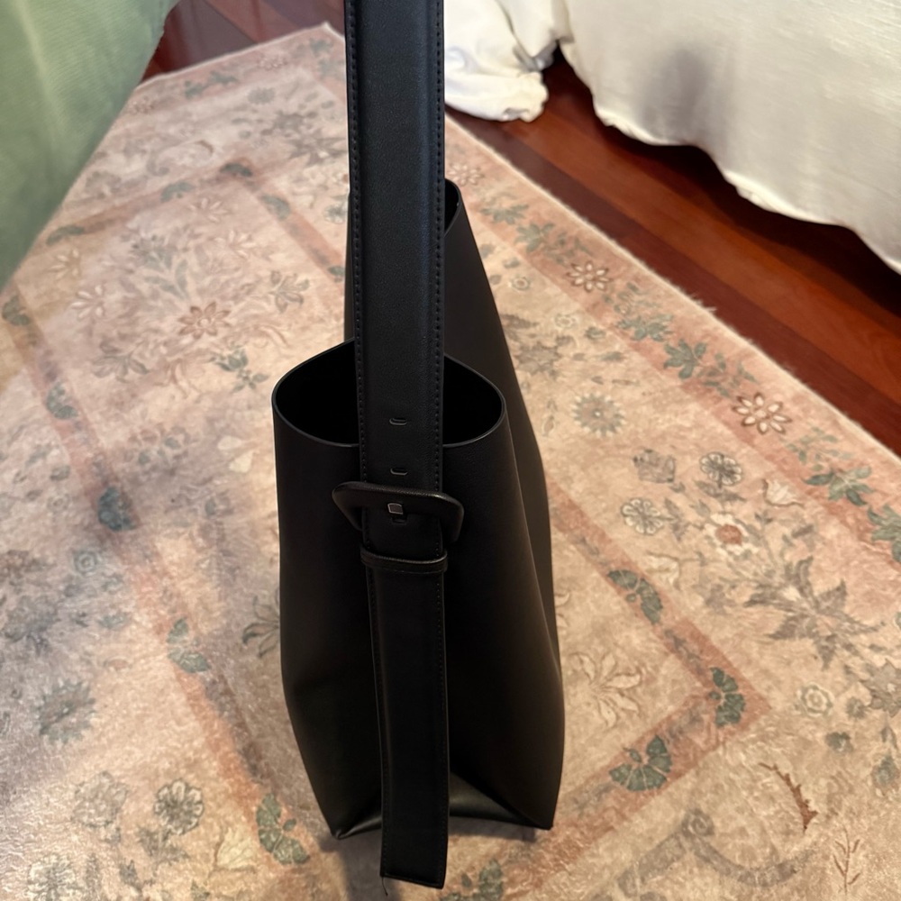 Faux leather tote with buckles - Picture 3 of 6